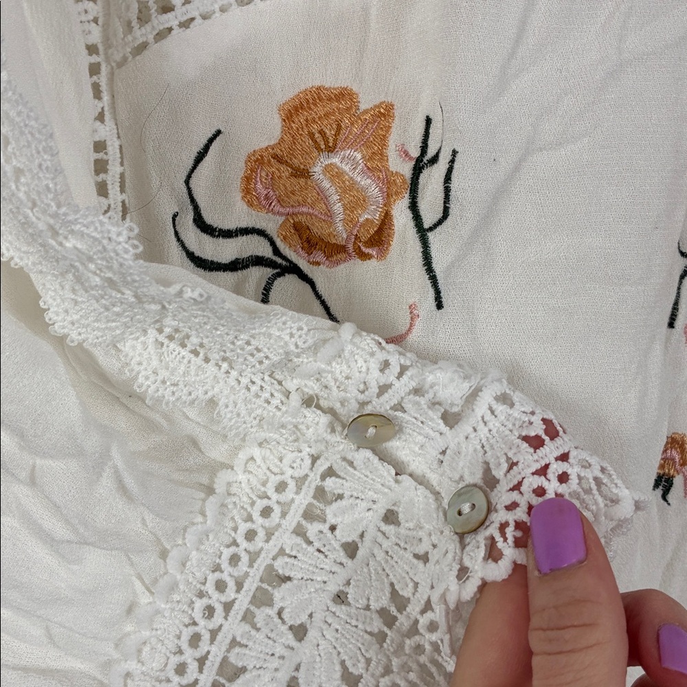 POL White Eyelet Blouse with Gold Floral Embroidery - Picture 3 of 7